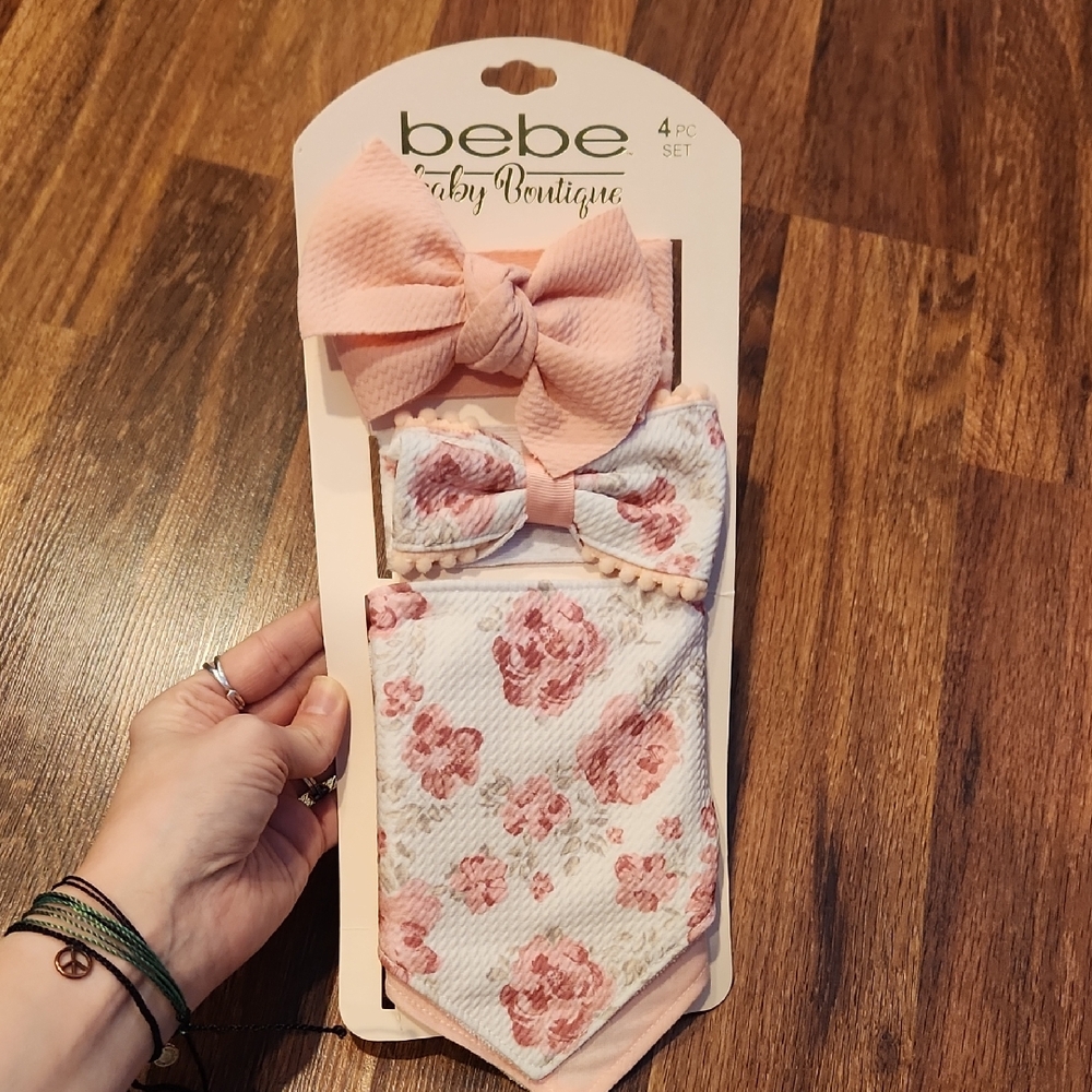 NWT Bebe Pink and White Floral Bib and Bow Set